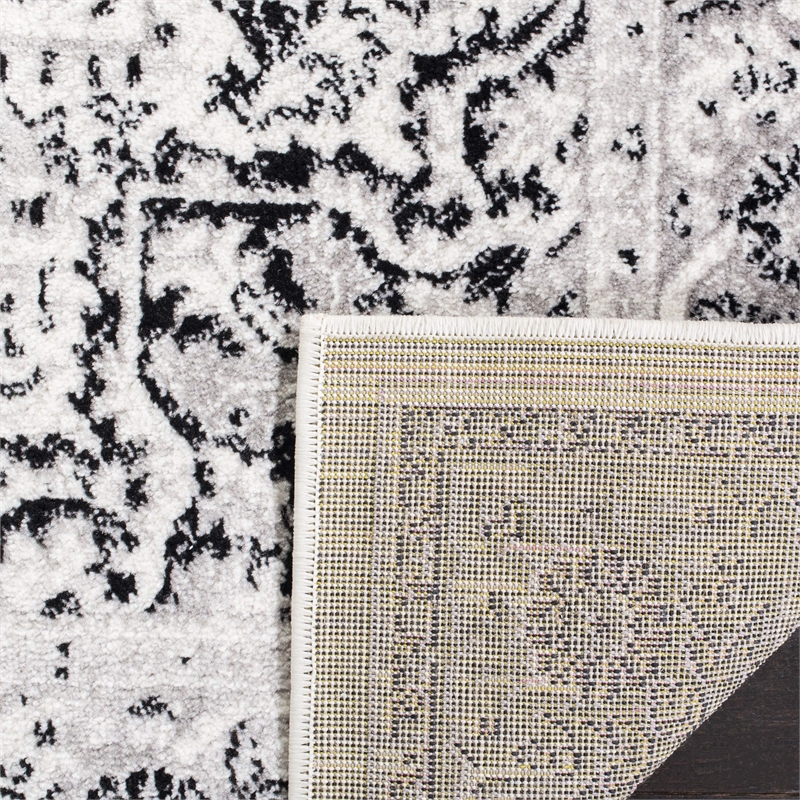 Safavieh Skyler 6' x 9' Rug in Gray and Ivory