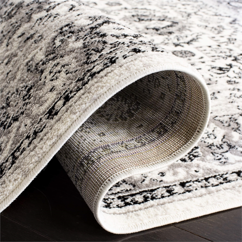 Safavieh Skyler 6' x 9' Rug in Gray and Ivory