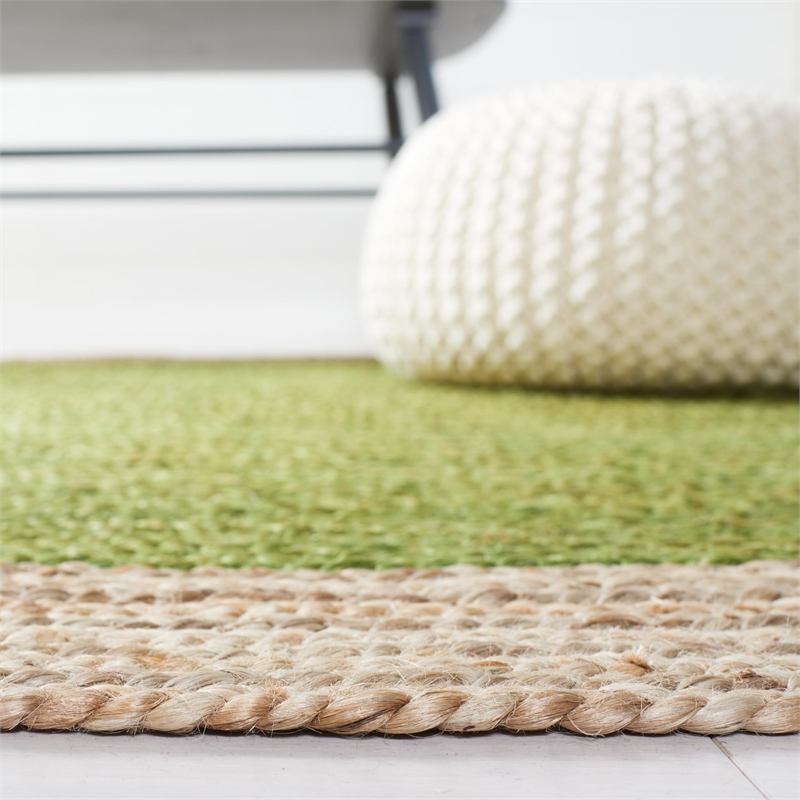 Safavieh Natural Fiber 7' Round Hand Woven Jute Rug in Green
