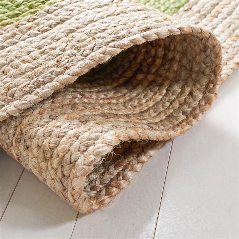 Safavieh Natural Fiber 9' Round Hand Woven Jute Rug in Green