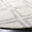 Safavieh Bellagio 5' Round Hand Tufted Wool Rug in Ivory and Gray