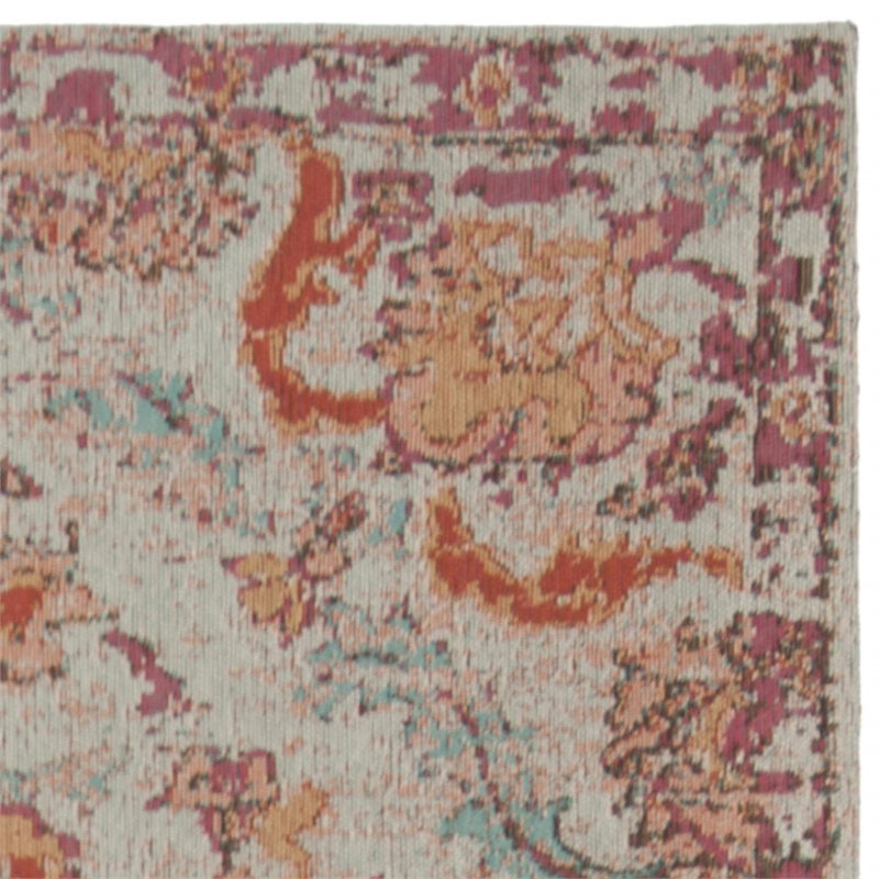 Safavieh Classic Vintage 4' x 6' Rug in Red and Beige