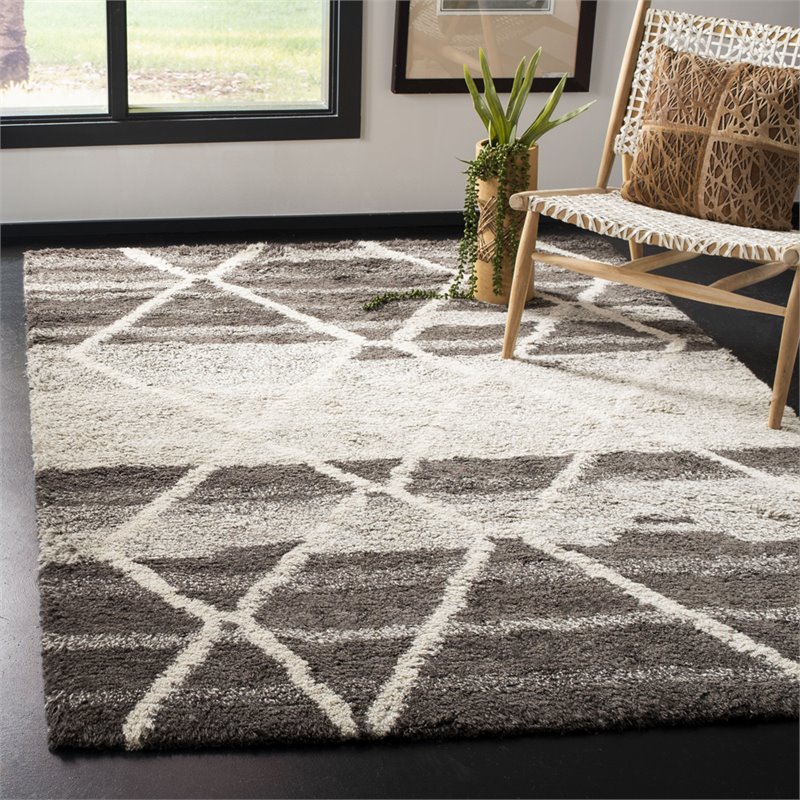 Safavieh Casablanca 5' x 8' Hand Tufted Wool Rug in Sand and Ivory