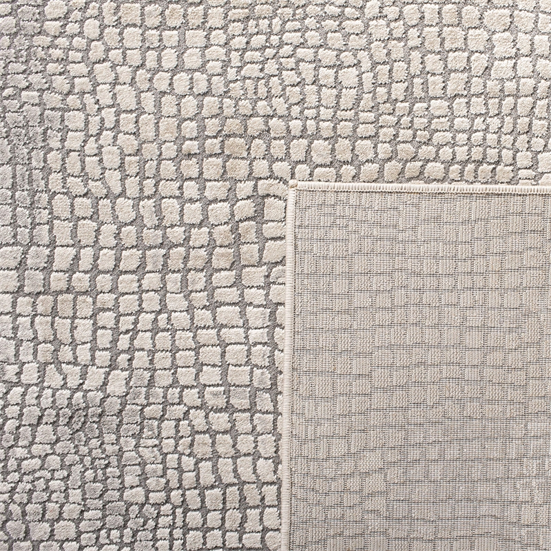 Safavieh Meadow 4' x 6' Rug in Taupe and Gray
