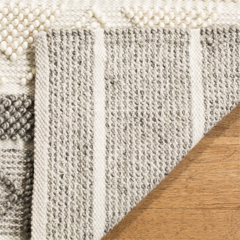 Safavieh Natura 4' x 6' Hand Woven Wool Rug in Ivory and Gray