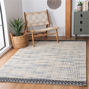 Safavieh Natura 4' x 6' Hand Woven Wool Rug in Black and Ivory