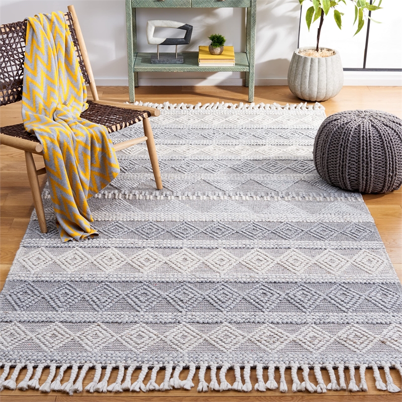 Safavieh Natura 3' x 5' Hand Woven Wool Rug in Silver and Ivory