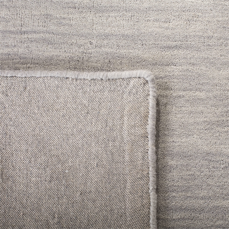 Safavieh 6' x 9' Hand Loomed Wool Rug in Gray and Ivory