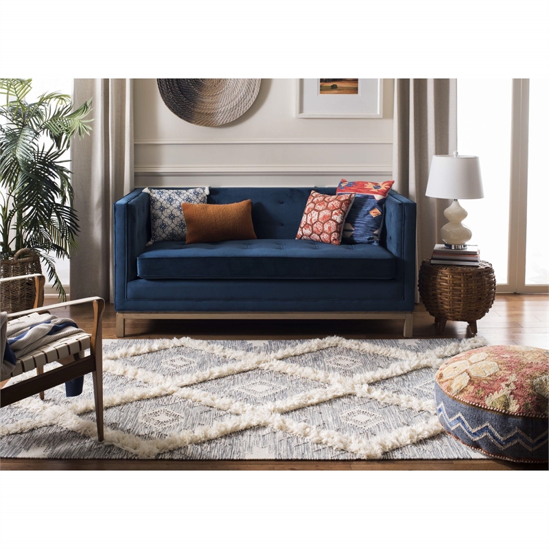 Safavieh Kenya 9' x 12' Hand Woven Shag Wool Rug in Gray and Ivory