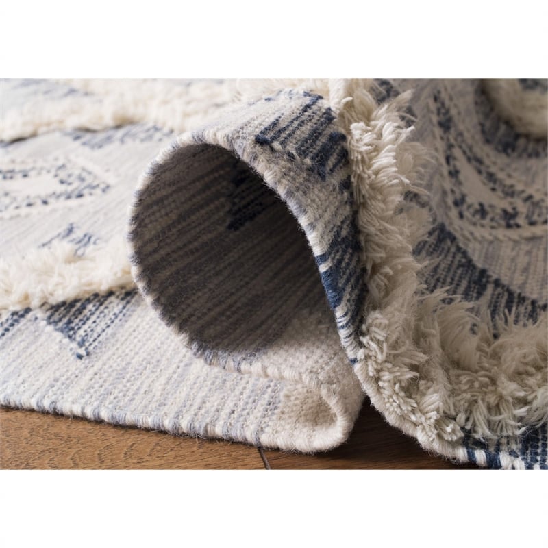Safavieh Kenya 8' x 10' Hand Woven Shag Wool Rug in Silver and Ivory