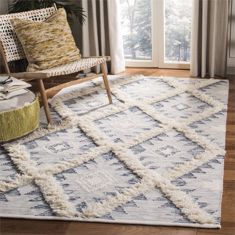 Safavieh Kenya 9' x 12' Hand Woven Shag Wool Rug in Silver and Ivory