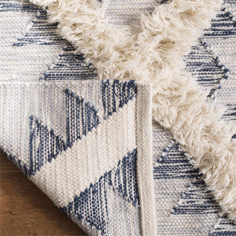 Safavieh Kenya 9' x 12' Hand Woven Shag Wool Rug in Silver and Ivory