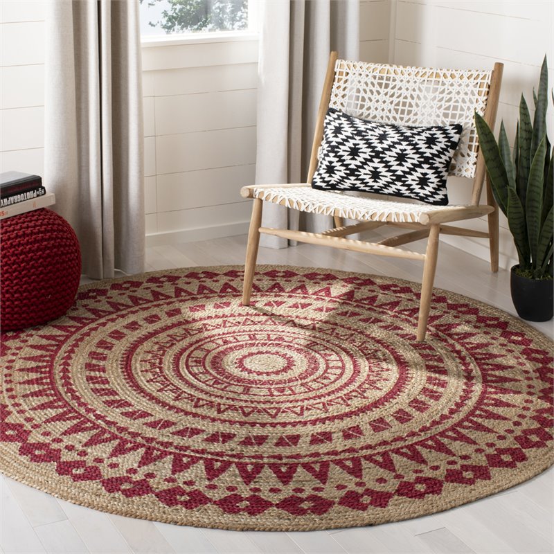 Safavieh Natural Fiber 6' Round Hand Woven Jute Rug in Fuchsia