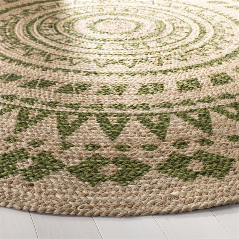 Safavieh Natural Fiber 4' Round Hand Woven Jute Rug in Green