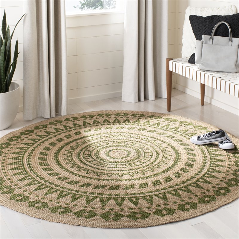 Safavieh Natural Fiber 8' Round Hand Woven Jute Rug in Green