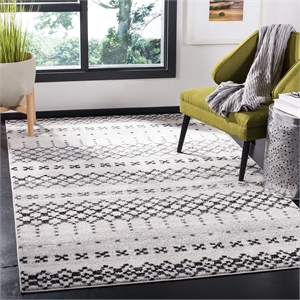 Safavieh Adirondack 6' x 9' Rug in Black and Ivory