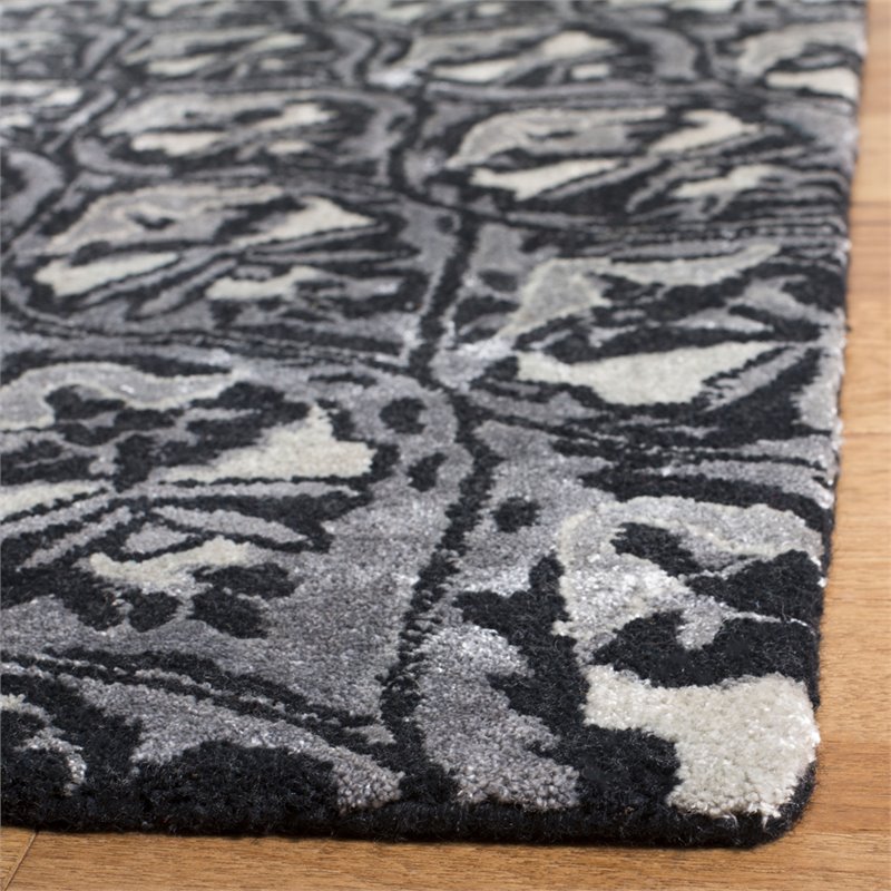Safavieh Allure 4' x 6' Hand Tufted Wool Rug in Ivory and Black