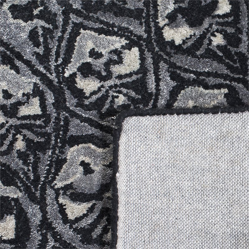 Safavieh Allure 4' x 6' Hand Tufted Wool Rug in Ivory and Black