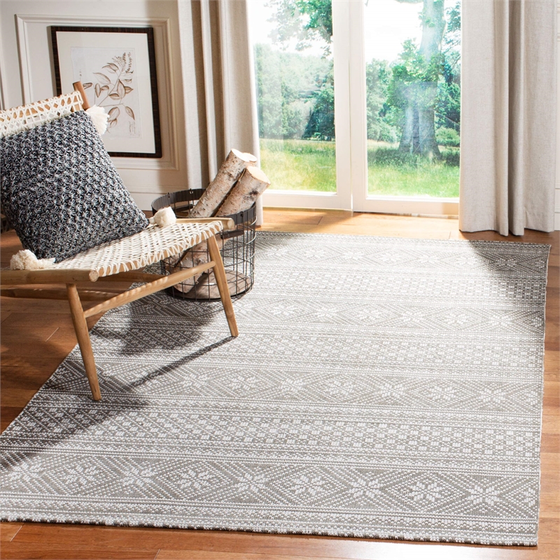 Safavieh Cedar Brook 8' x 10' Hand Loomed Rug in Gray and Ivory