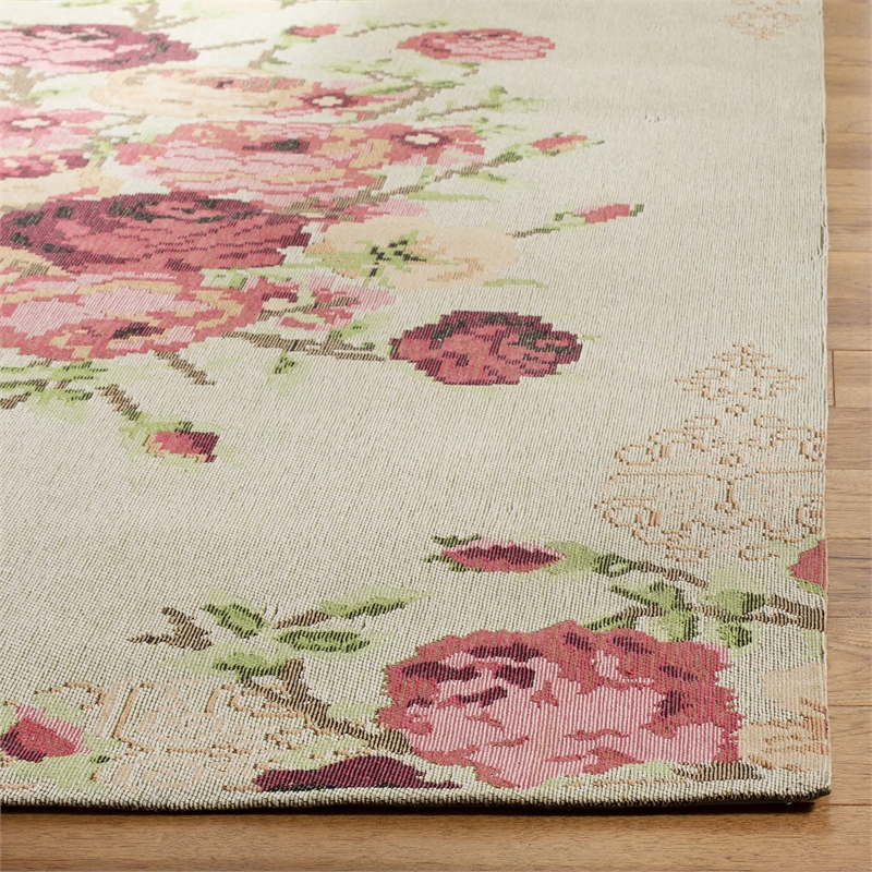 Safavieh Classic Vintage 4' x 6' Rug in Beige and Red