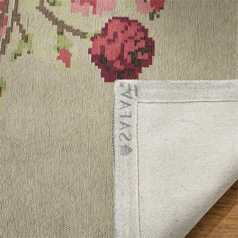 Safavieh Classic Vintage 4' x 6' Rug in Beige and Red