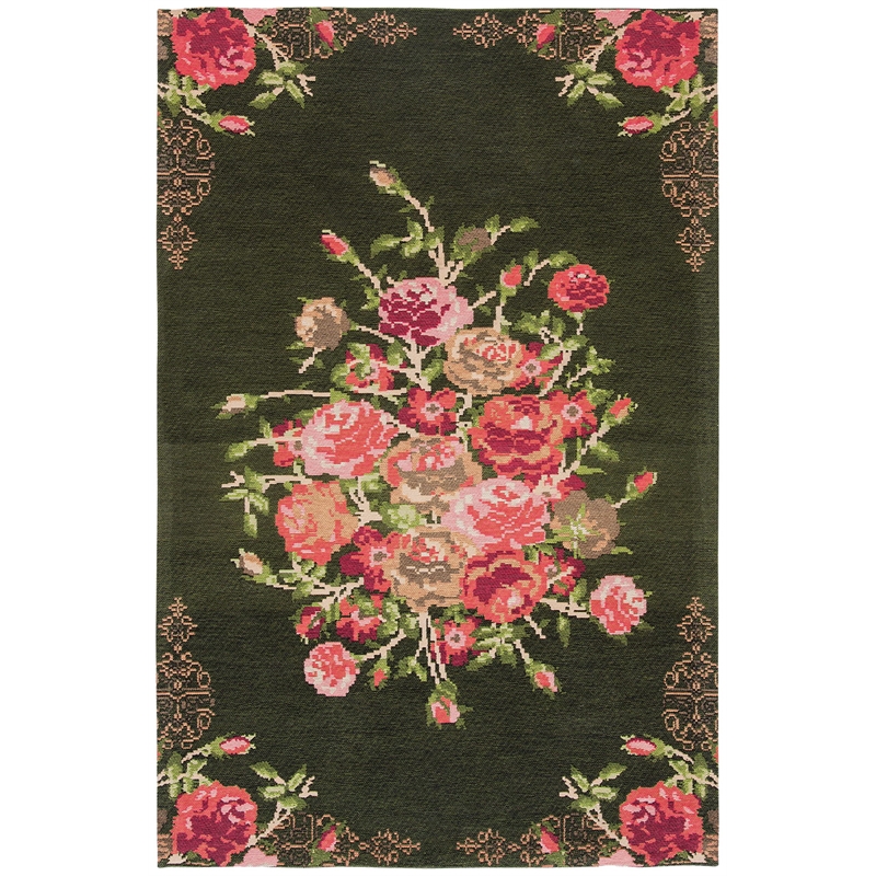 Safavieh Classic Vintage 4' x 6' Rug in Black and Red