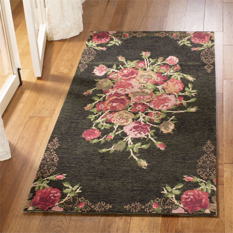 Safavieh Classic Vintage 5' x 8' Rug in Black and Red