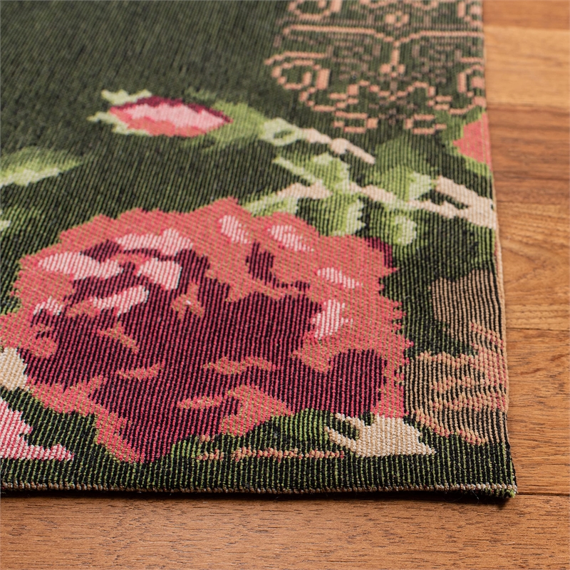 Safavieh Classic Vintage 6' x 9' Rug in Black and Red