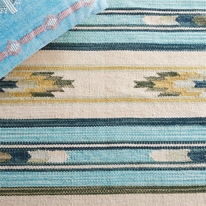Safavieh Cotton Kilim 8' x 10' Hand Loomed Rug in Gray and Olive