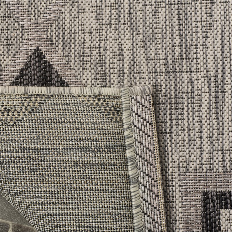 Safavieh Courtyard 2'7
