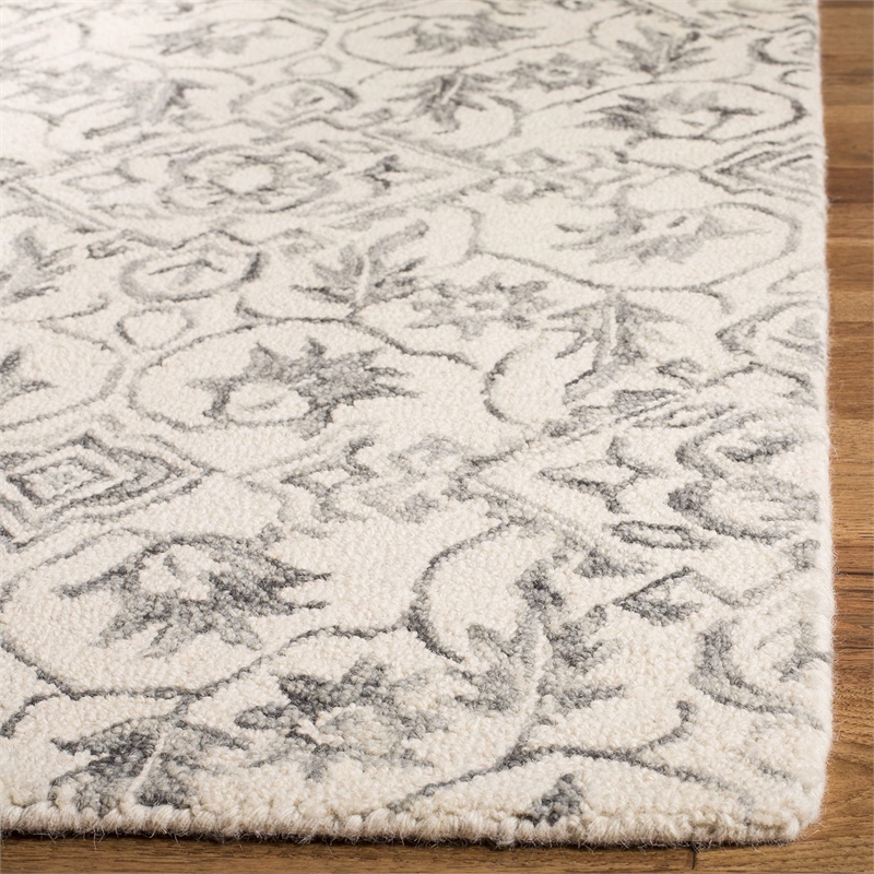 Safavieh Dip Dye 5' x 8' Hand Tufted Wool Rug in Gray and Ivory