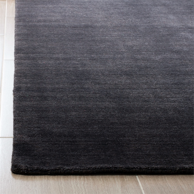Safavieh Himalaya 4' x 6' Hand Tufted Wool Rug in Black