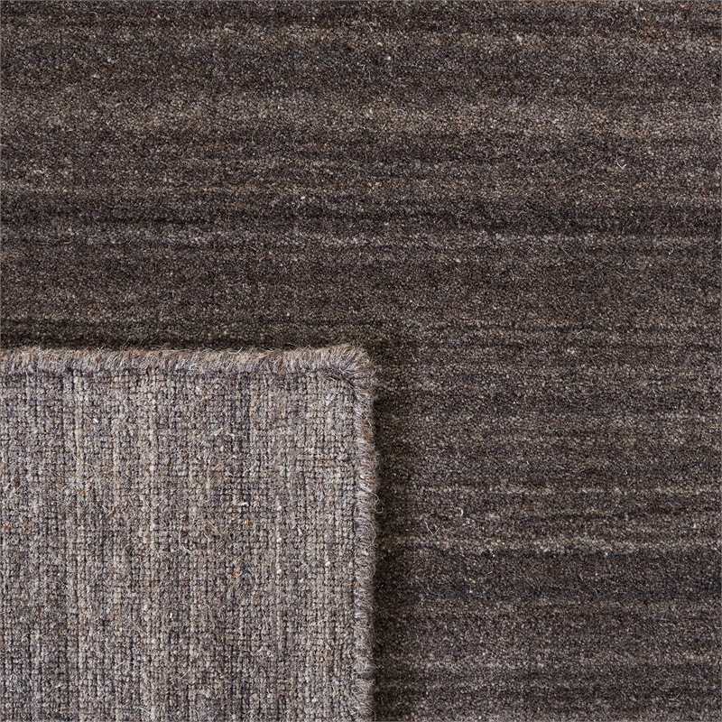 Safavieh Himalaya 8' x 10' Hand Tufted Wool Rug in Black