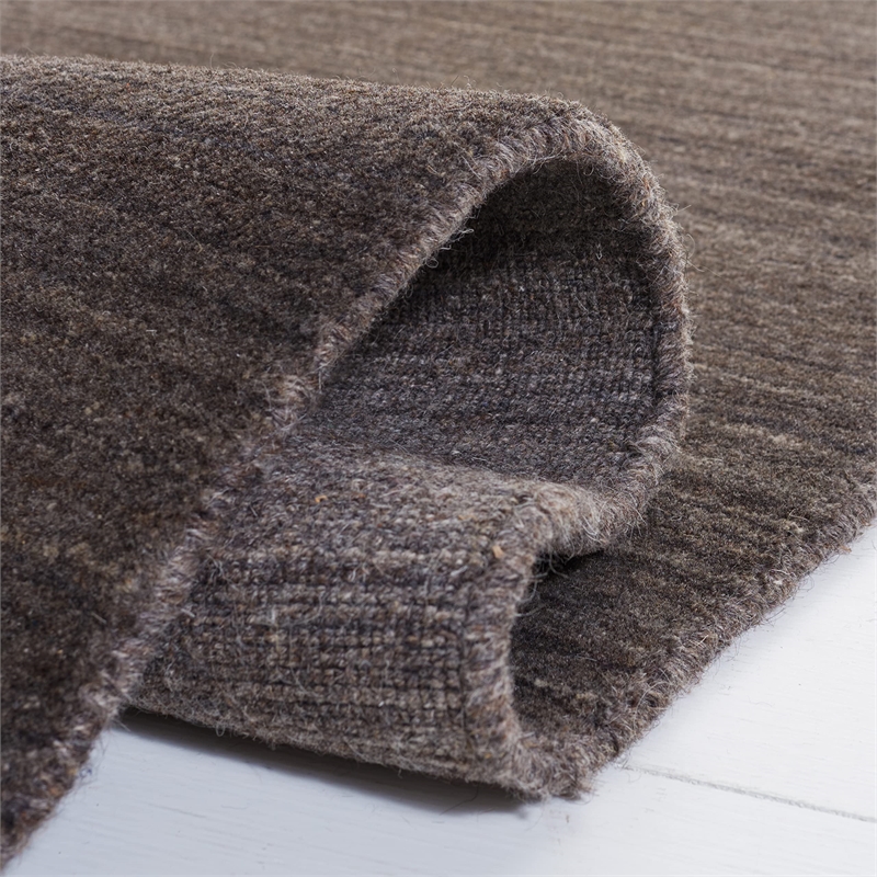 Safavieh Himalaya 8' x 10' Hand Tufted Wool Rug in Black
