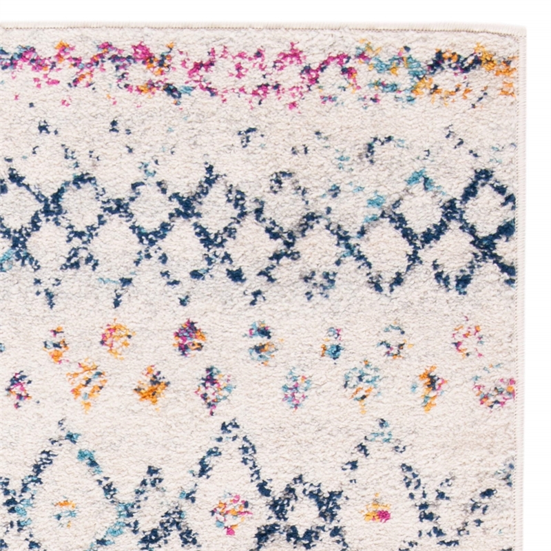 Safavieh Madison 4' x 6' Rug in Ivory and Navy