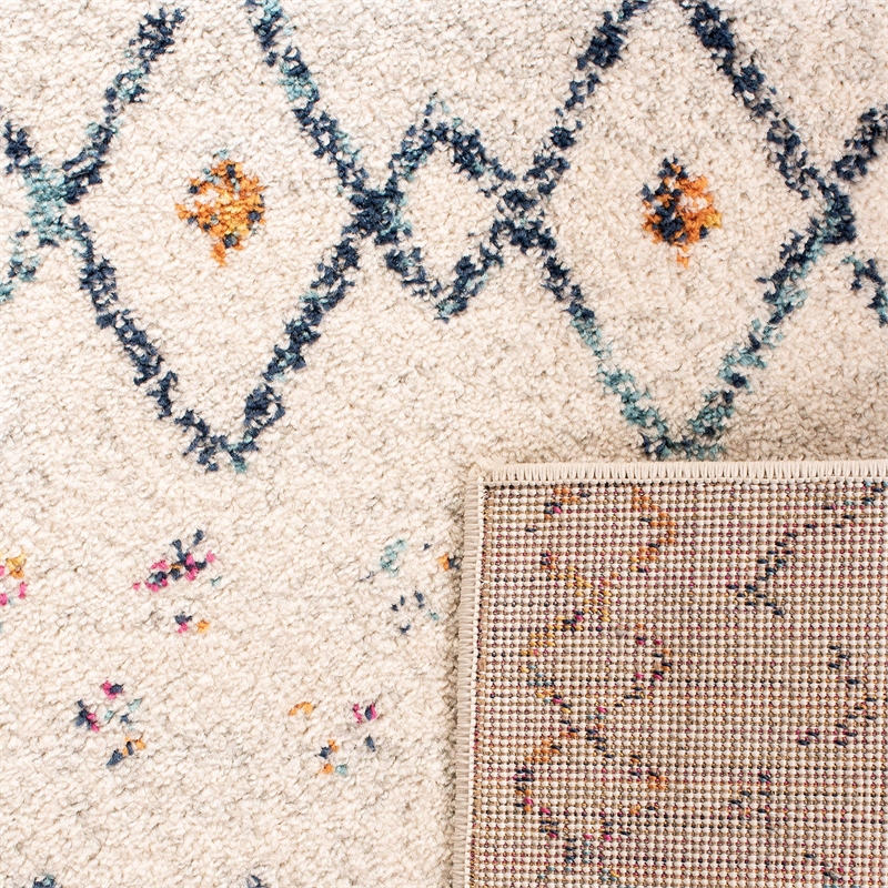 Safavieh Madison 4' x 6' Rug in Ivory and Navy