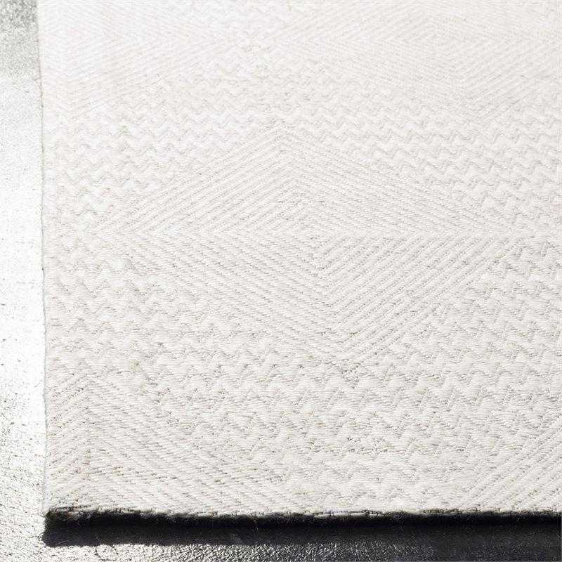 Safavieh Marbella 9' x 12' Hand Loomed Rug in Silver and Ivory