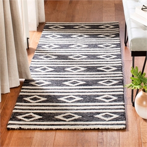 Safavieh Micro-Loop 2'3&quot x 7' Hand Tufted Wool Runner Rug in Charcoal