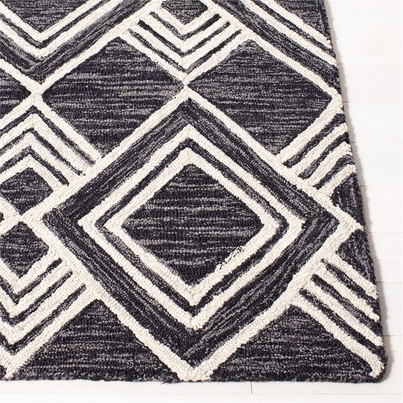 Safavieh Micro-Loop 4' x 6' Hand Tufted Wool Rug in Charcoal and Ivory