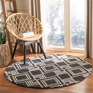 Safavieh Micro-Loop 5' Round Hand Tufted Wool Rug in Charcoal