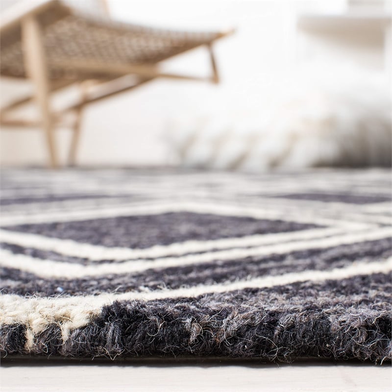Safavieh Micro-Loop 8' x 10' Hand Tufted Wool Rug in Charcoal