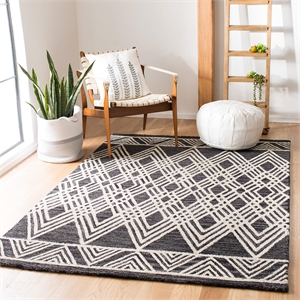 Safavieh Micro-Loop 4' x 6' Hand Tufted Wool Rug in Charcoal and Ivory