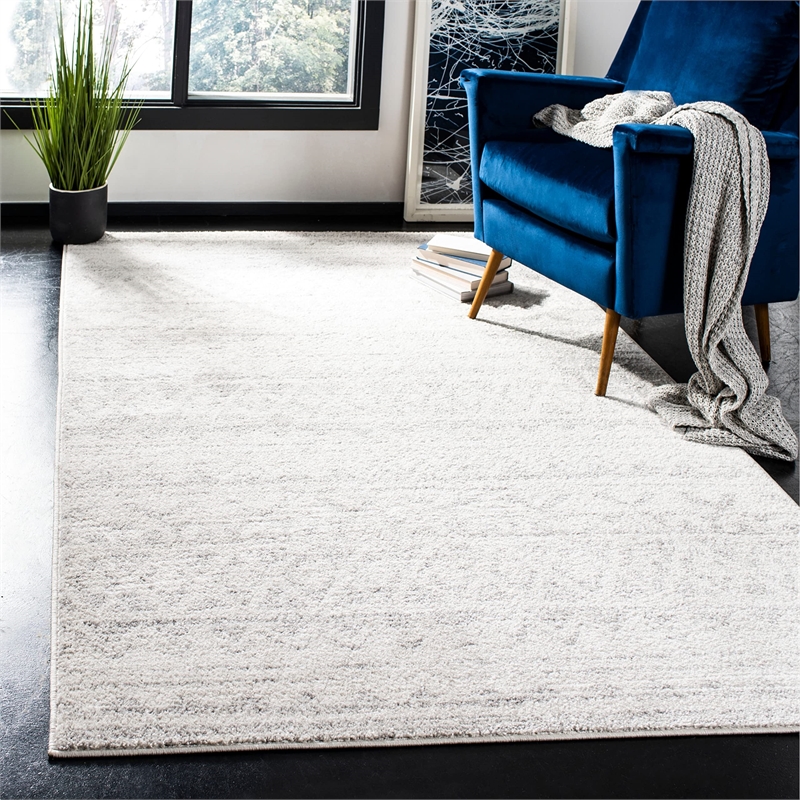 Safavieh Adirondack 4' x 6' Rug in Ivory and Navy