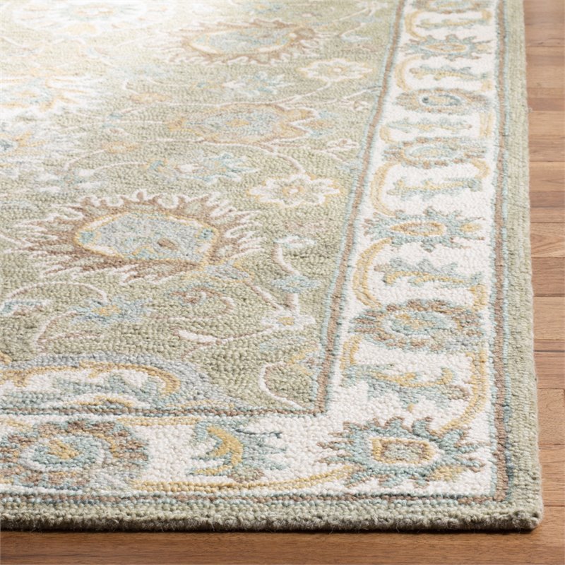 Safavieh Blossom 4' x 6' Hand Tufted Wool Rug in Sage and Ivory