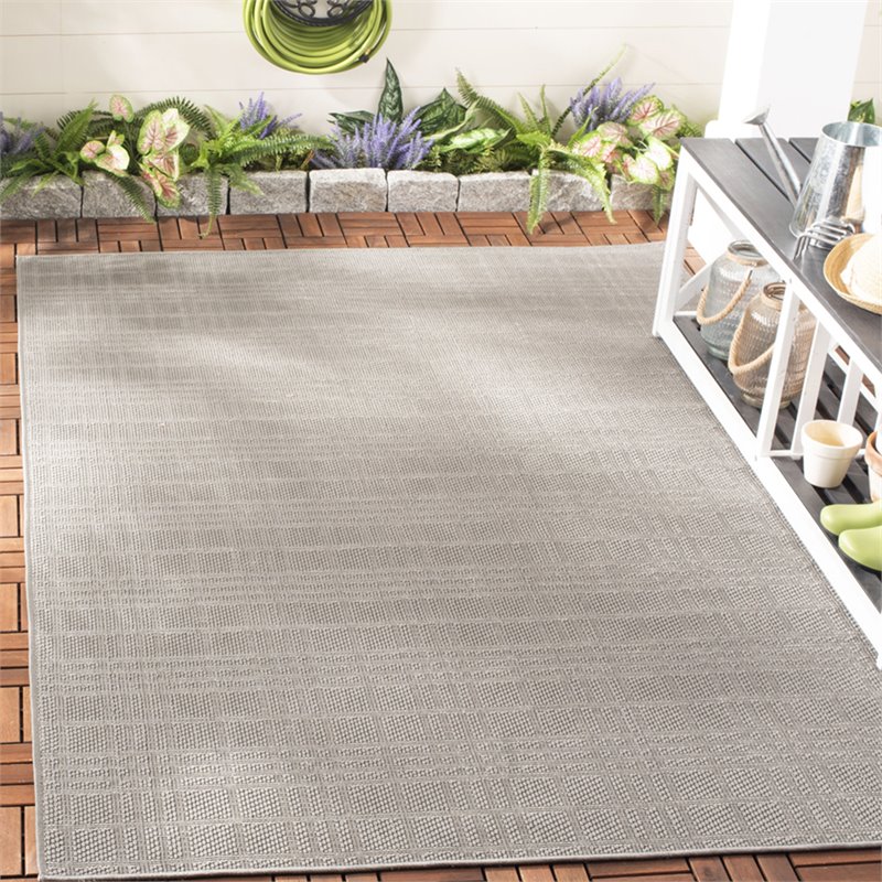 Safavieh Bermuda 4' x 6' Rug in Gray