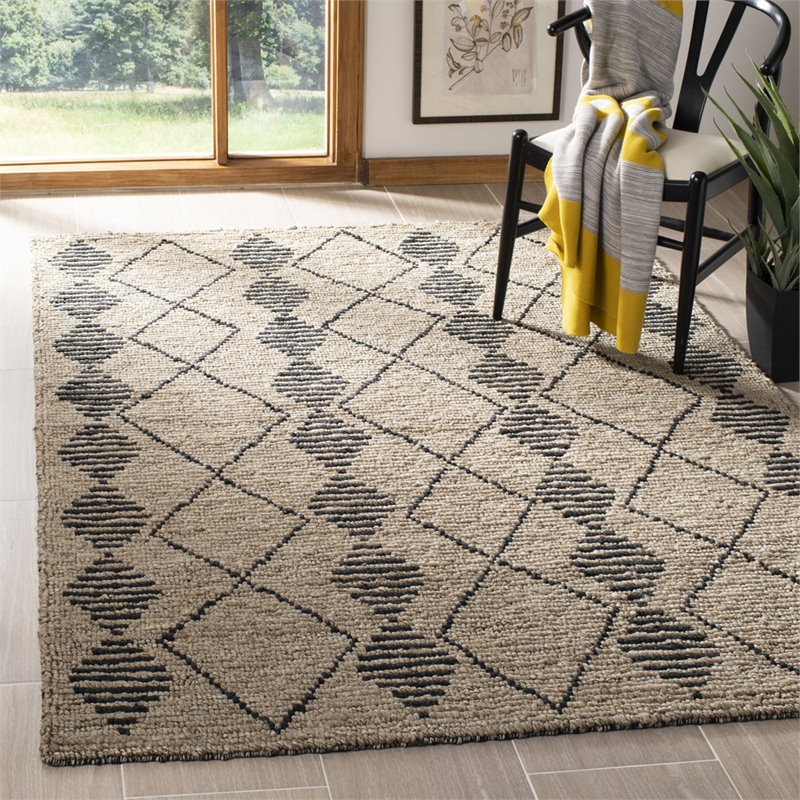 Safavieh Bohemian 2' x 3' Hand Loomed Jute Rug in Beige and Black