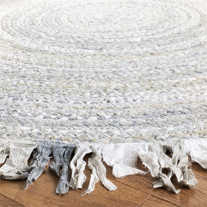 Safavieh Braided 5' Round Hand Woven Rug in Light Gray
