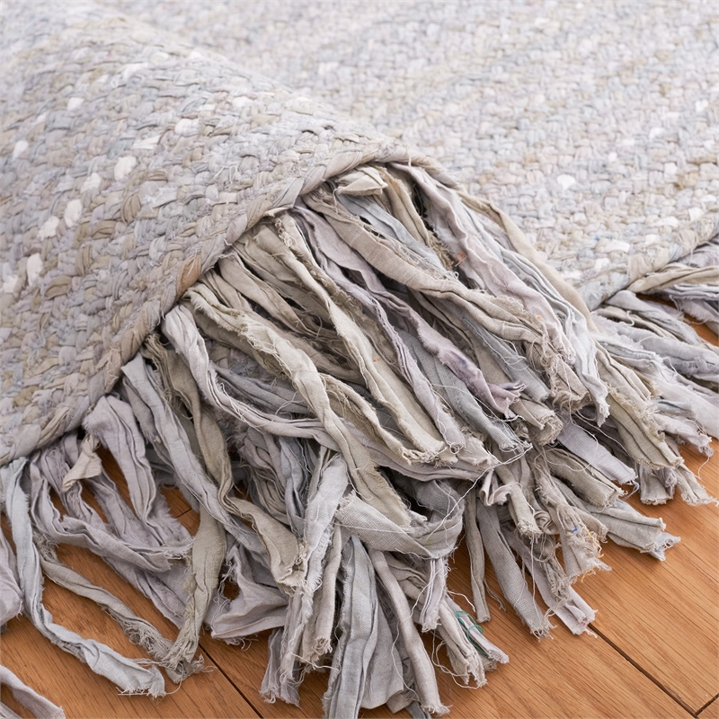 Safavieh Braided 5' Round Hand Woven Rug in Light Gray