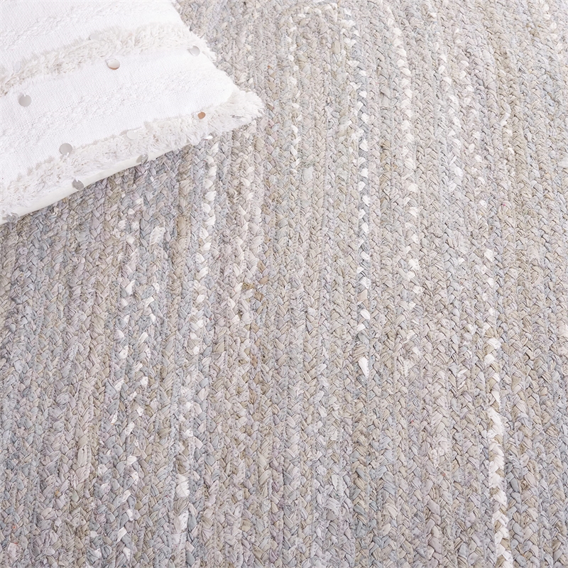 Safavieh Braided 6' Round Hand Woven Rug in Light Gray