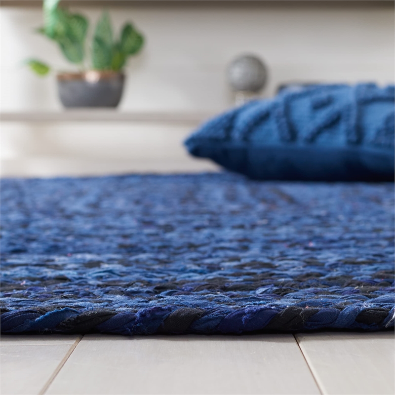Safavieh Braided 6' Round Hand Woven Rug in Navy and Black